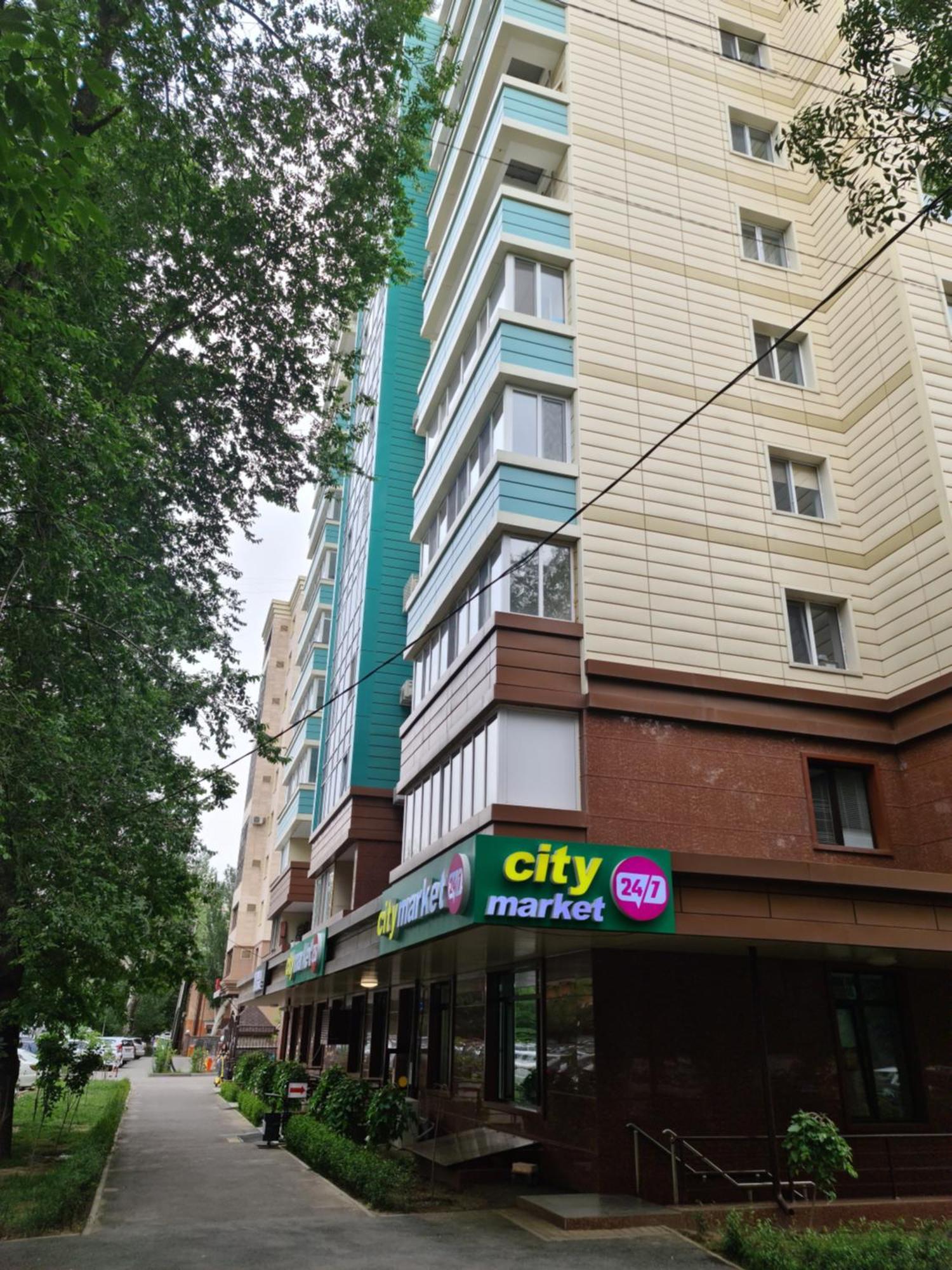 Новый ЖК в самом центре города Алматы Экстерьер фото